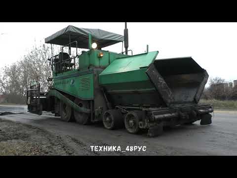 Асфальтоукладчик АСФ - К-4-02-01 в работе. Мобильный, простой, но никому сейчас не нужный