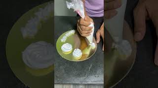 Different types of frosting with one nozel cakedecorating tutorials hacks cakedesign