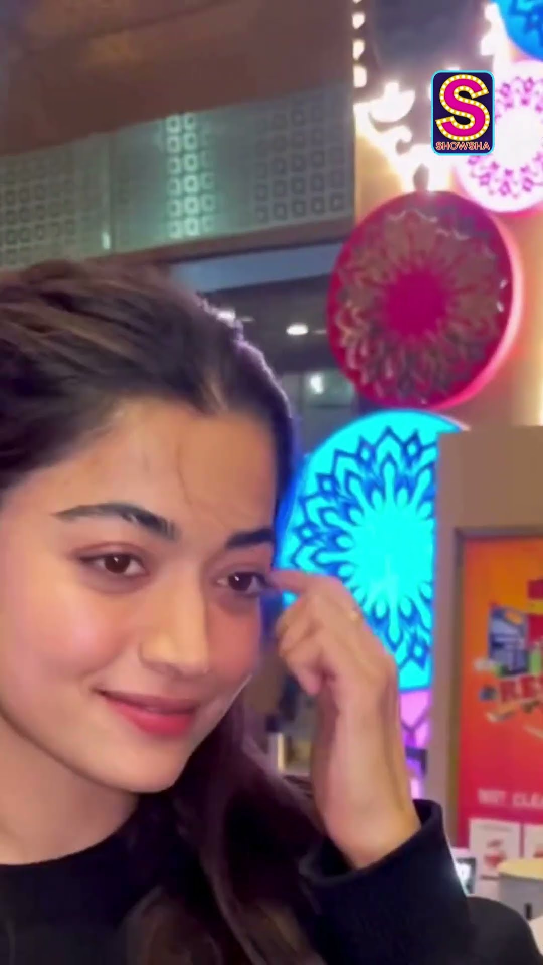 All Adorable Rashmika Mandanna Papped At Airport, Interacts With Fans! | Rashmika Mandanna | N18S