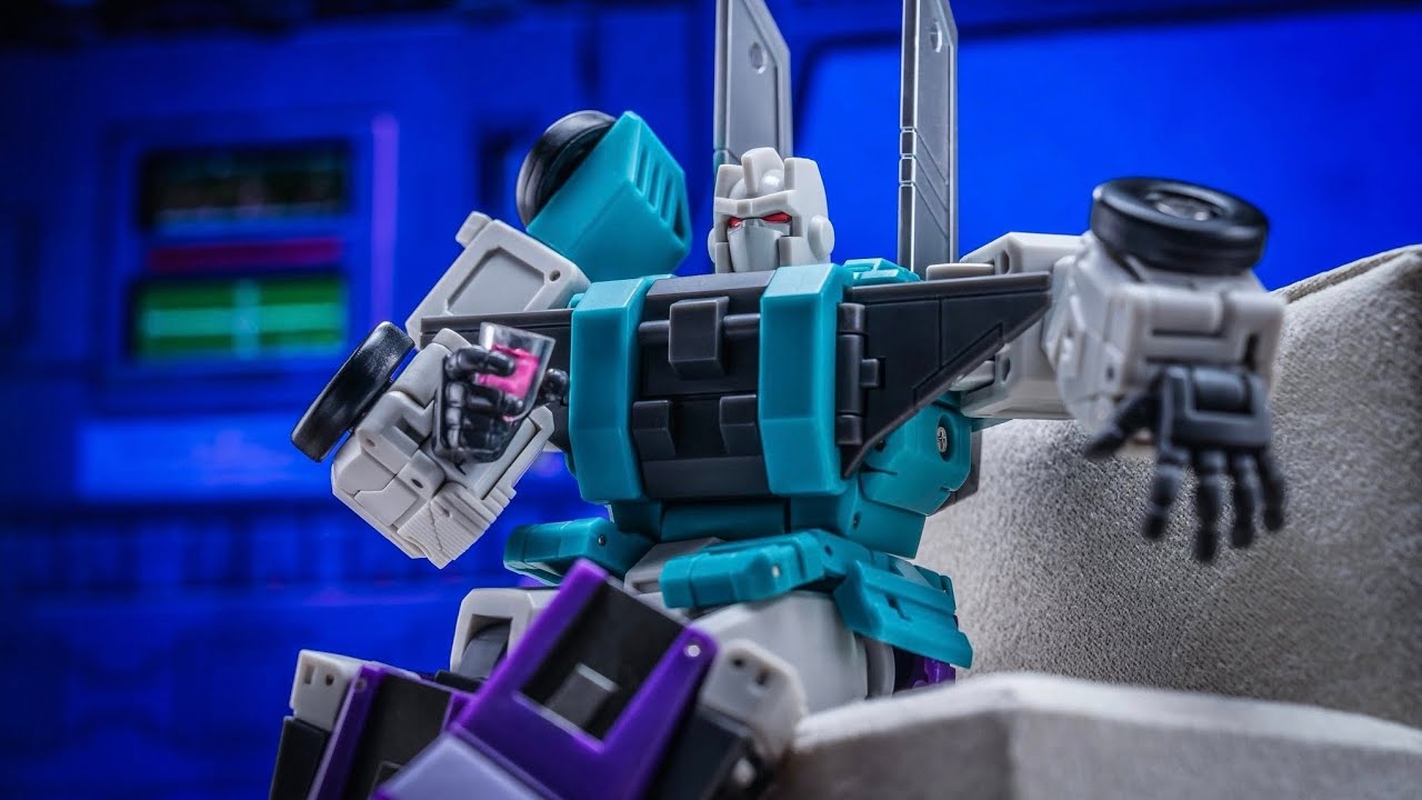 Newage H74 Cho (Legends Scale Sixshot) Color Prototype Images | A PERFECT LEGENDS FIGURE?! | TF News