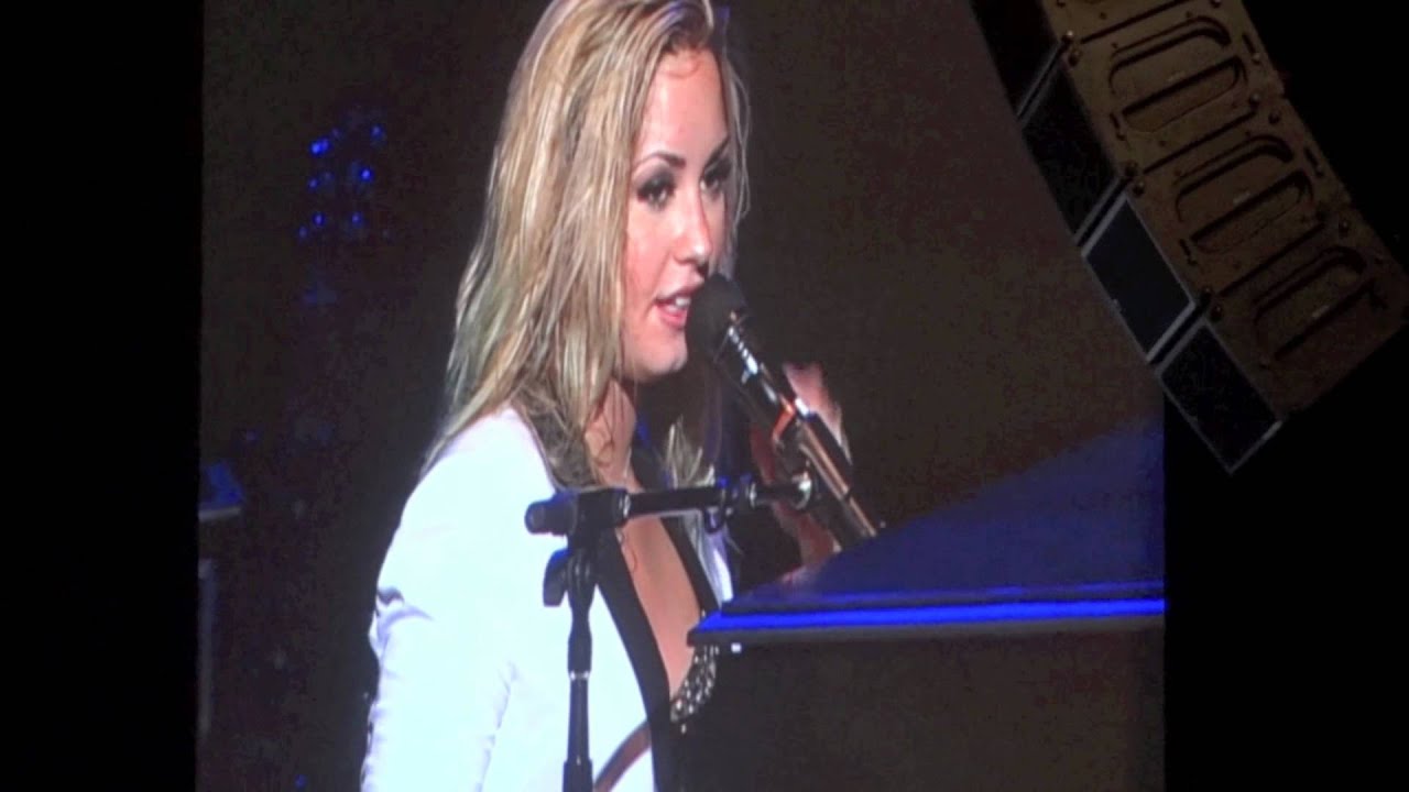 Demi Lovato singing 