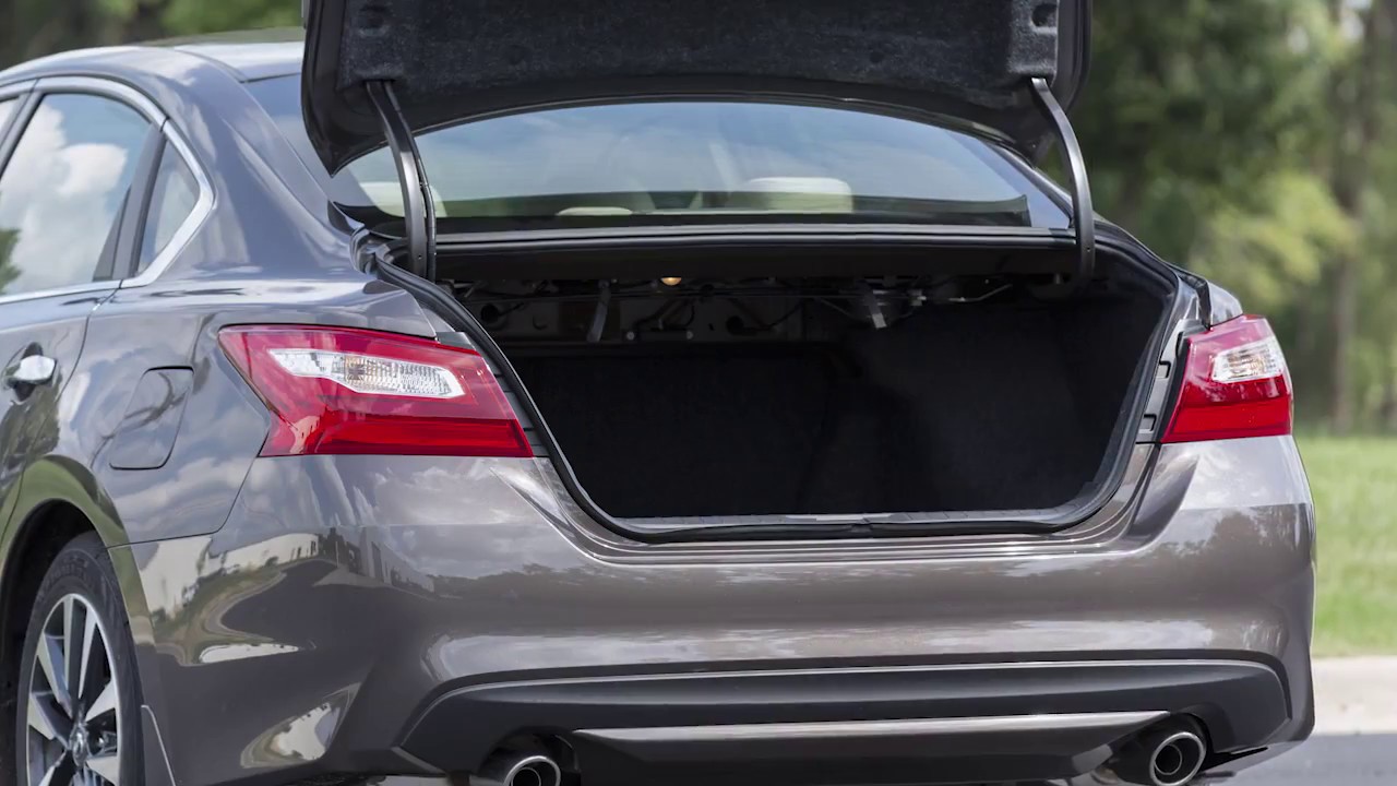 Nissan Altima: Front manual seat adjustment Nissan Altima: Front manual seat adjustment