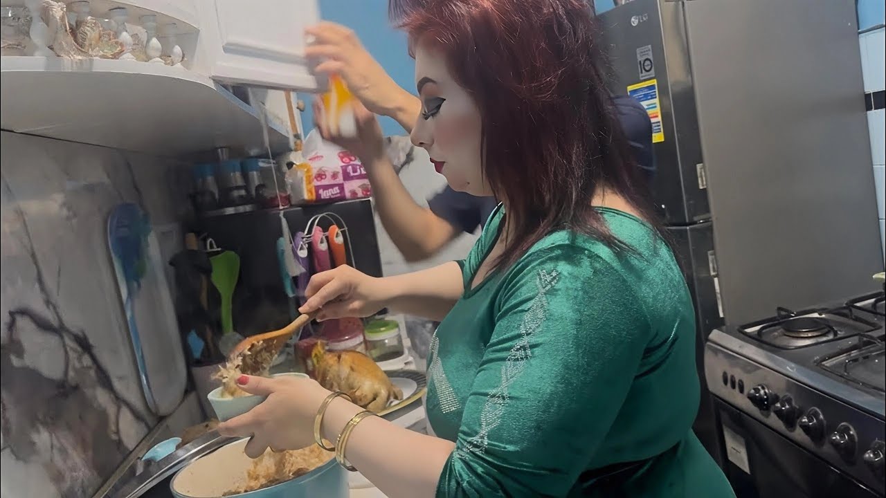 عملتلهم احلي عزومة ولمة الأهل وضيف جديد معانا ملوخية ومحاشي  بمناسبة  عيد ميلاد ابن عمري