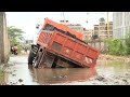 Cars and trucks stranded in flooding in Kenyan capital