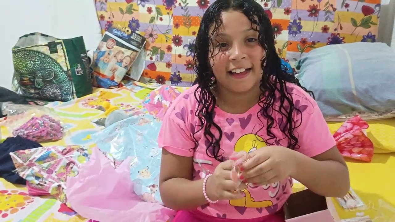 Abrindo os meus presentes do meu aniversário 🤩