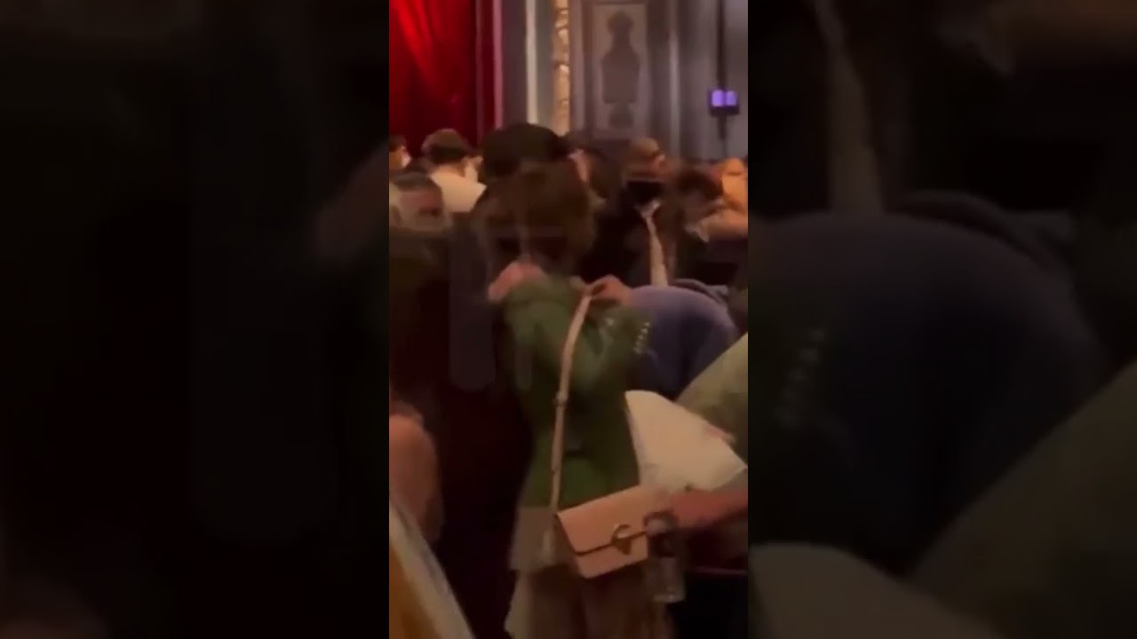 OMG OMG Ben Affleck and Jennifer Lopez PDA 😍😍 My Love birds ❤