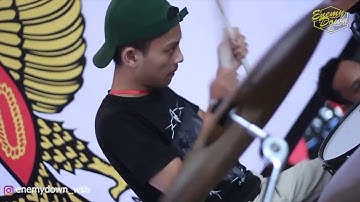 Enemy Down  - Larut Dalam Rindu (Live Longsa Rock Parade)