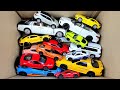 Box Full Of Green Cars - Låda Fullt Av Gröna