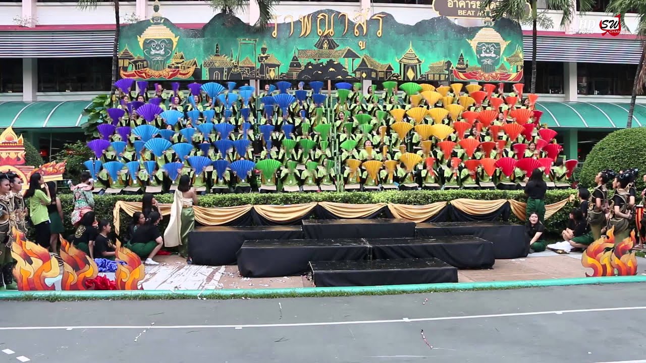 สแตนด์เชียร์สีเขียว กีฬาประเพณีสตรีวิทยา ครั้งที่ 67  พ.ศ.2558