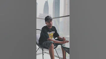 عيني بتبكي ماللي فيا نفسي حد يحس بيا 