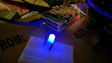 Raspberry Pi 2 Blinking an LED