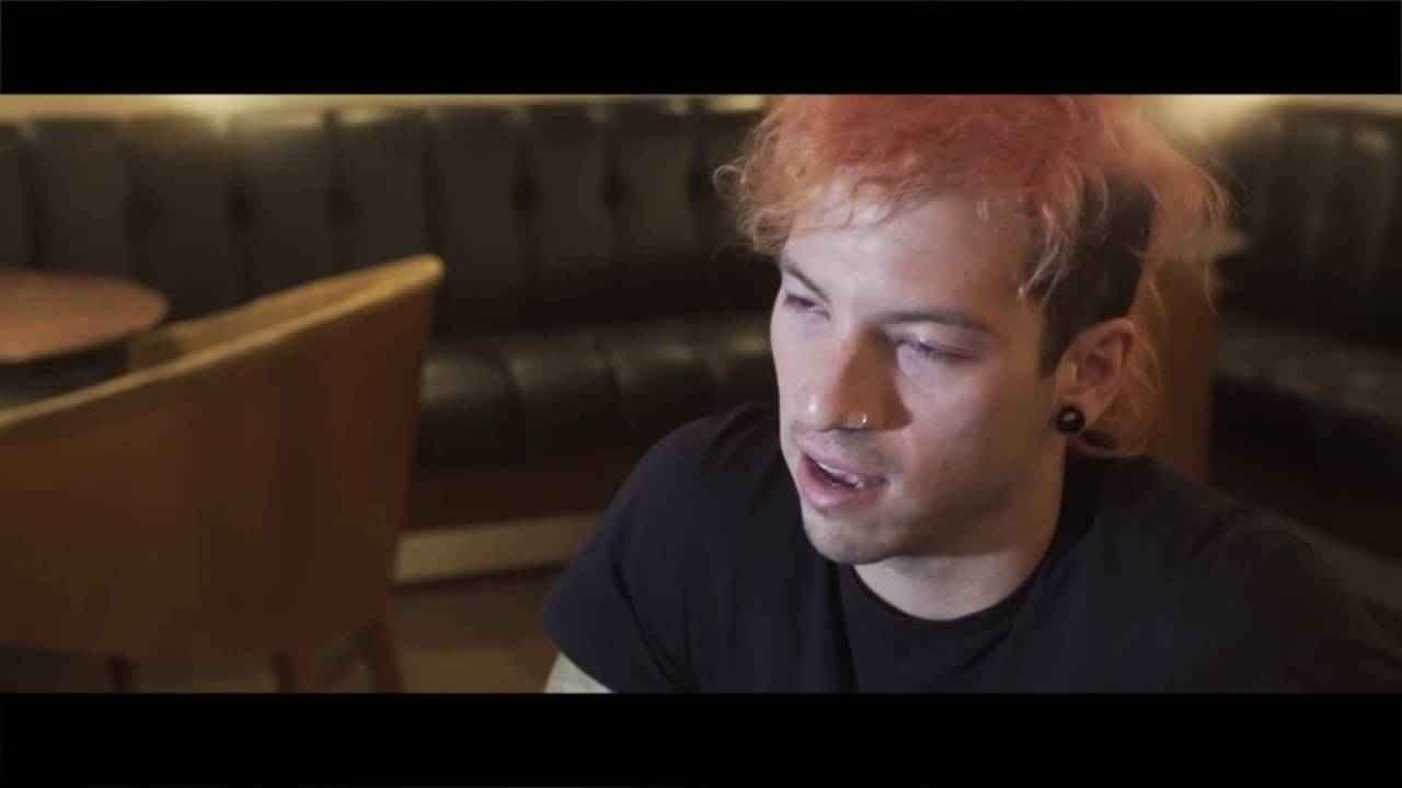 Falling in love now, Losing control now - YouTube
