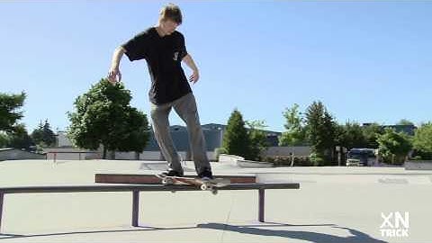 XNtrick GRINDS & SLIDES   08 Frontside Feeble Grind