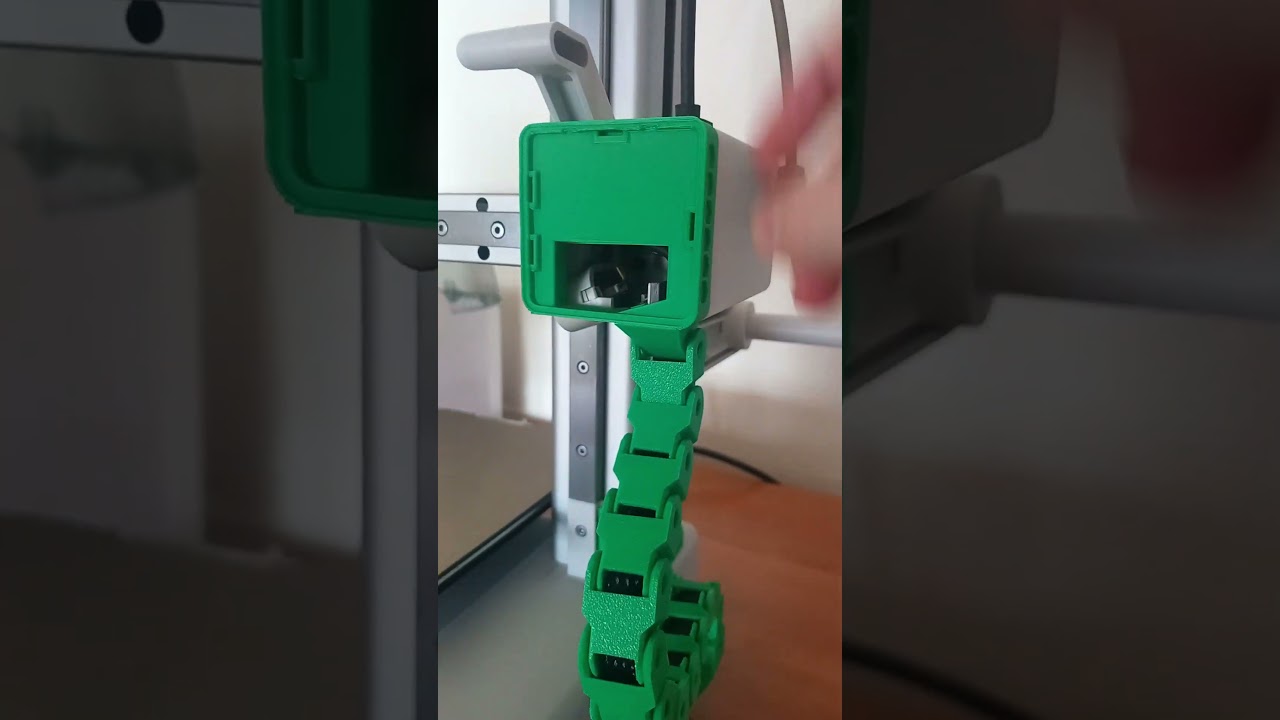 3D printed cable chain for A1 mini