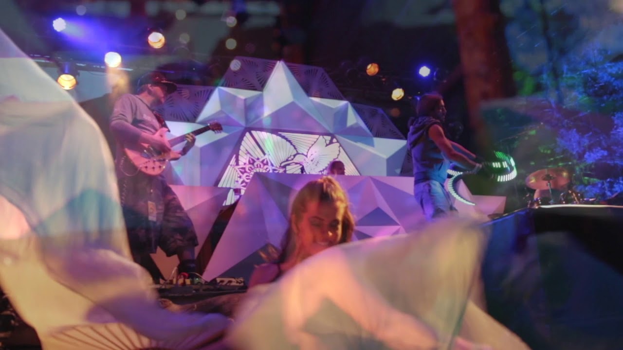 Desert Dwellers Brings Ethereal Sounds and Psychedelic Visuals to