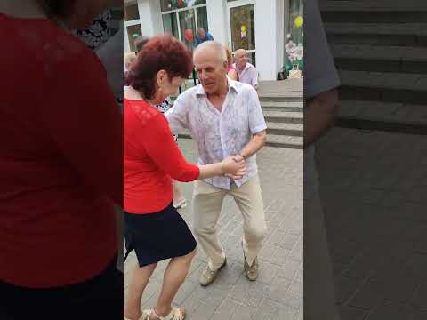 8.07.23Г...Бабушка Здорова......В Гомельском Парке....