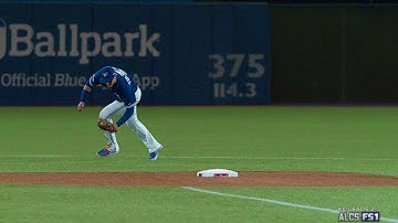 ALCS Gm4: Tulo ranges, makes strong throw for out