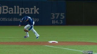ALCS Gm4: Tulo ranges, makes strong throw for out