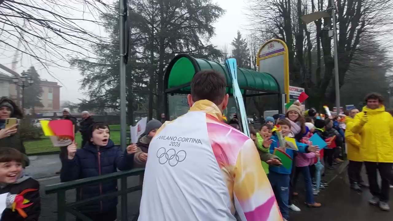 Tortona e RADIO59MUSE salutano la fiaccola  di MILANO CORTINA 2026