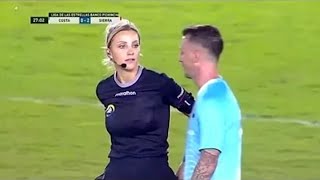 Momentos Graciosos De Árbitros En El Fútbol