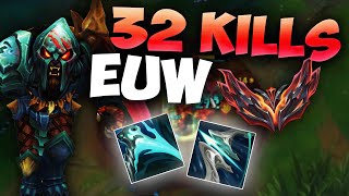 Destroying EUW Grandmaster with this BUILD