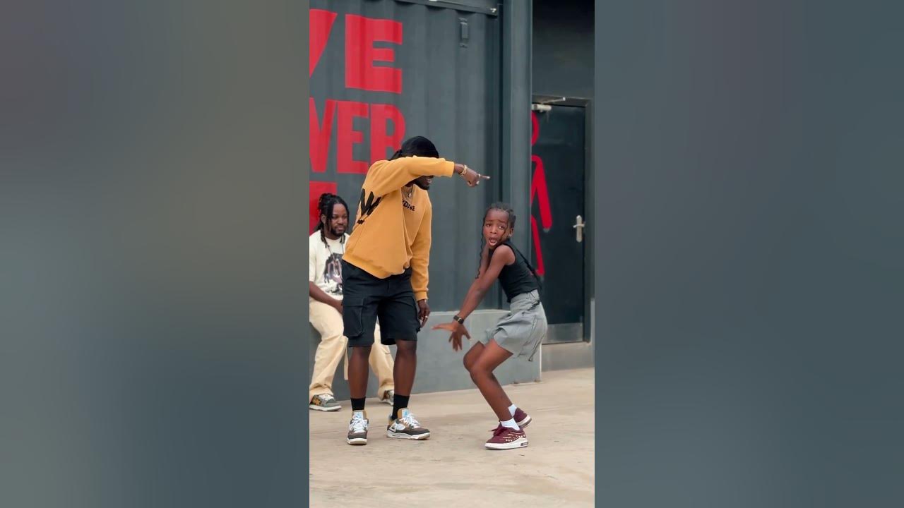 Ayra Starr - Commas(Remix) Official Dance Video By Calvinperbi & Afroniellaaa Ayra Starr - Commas(Remix) Official Dance Video By Calvinperbi & Afroniellaaa