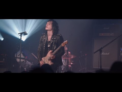 Tyler Bryant & The Shakedown - "Weak & Weepin'" LIVE in Nashville, TN