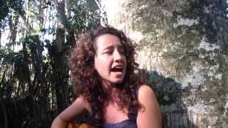 Video thumbnail of "Em Alto Mar -Nicole Salmi"