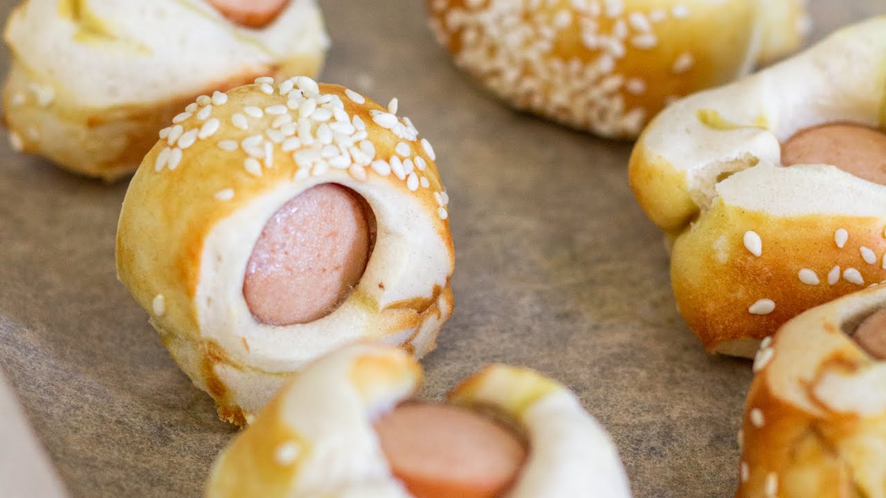 Würstchen im Laugen-Schlafrock: Der beliebte Partysnack mal anders ...