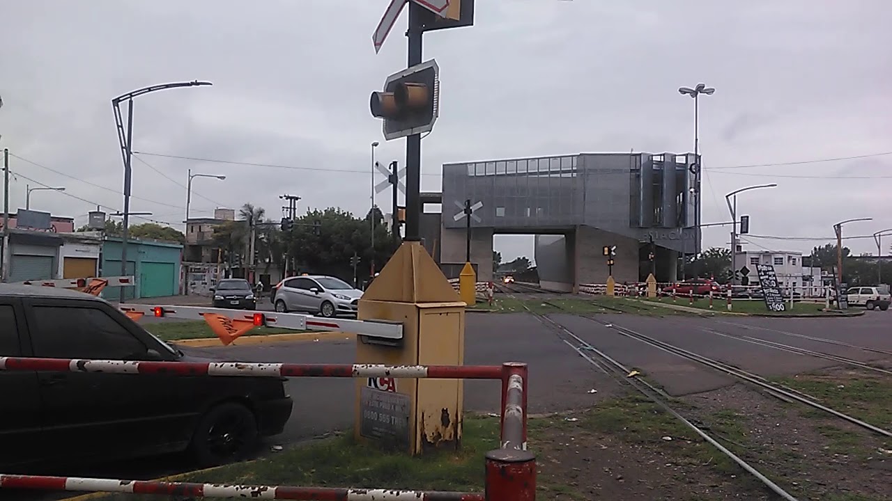 AUTOVIA NCA CRUZANDO ESTACION ROSARIO SUR