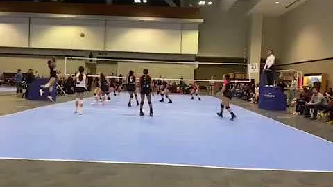 Erika Melndez 6' 0"