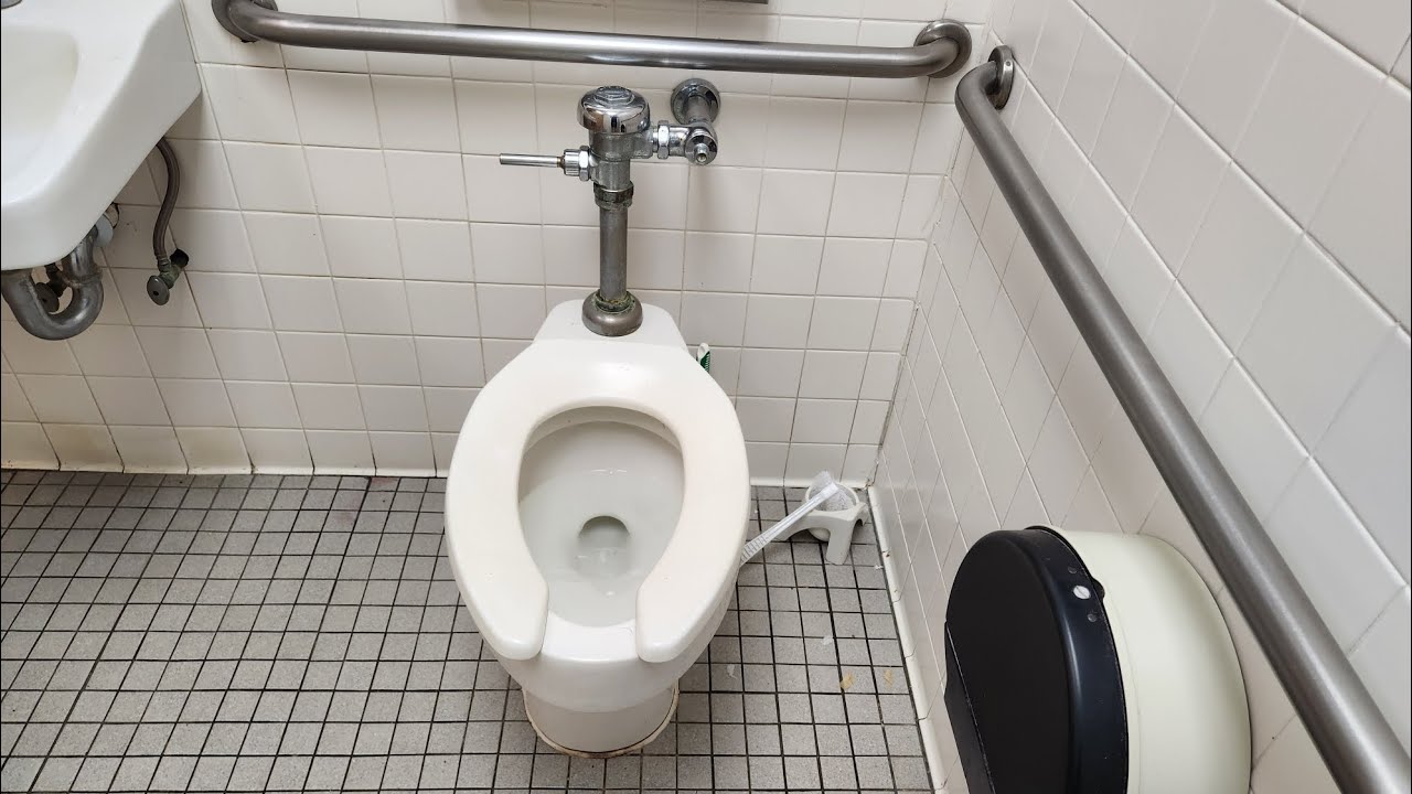 19871993 American Standard Cadet toilet (flushometer) YouTube