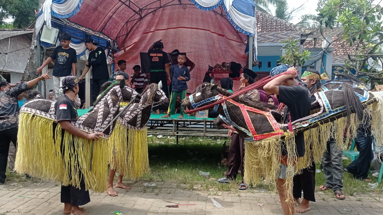 4 Kuda Lumping Mengamuk - Kuda om Aca