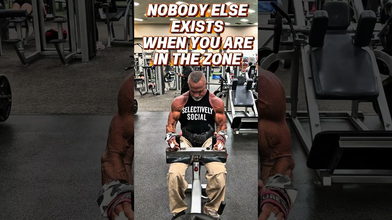 NOBODY ELSE EXISTS WHEN YOU’RE IN THE ZONE #FUNNY #GYMLIFE #THEZONE #ALLALONE #workout