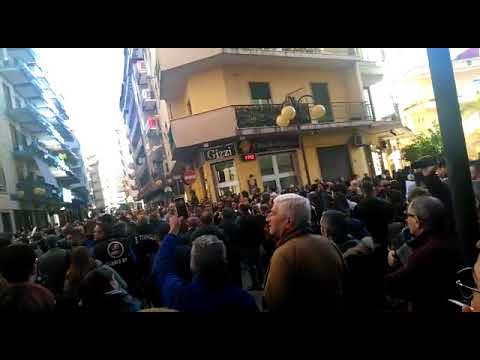 Manifestazione no compost a Battipaglia - manifestanti deviano il corteo