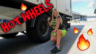 HOT BRAKE PADS - locked wheels, Angelica Larsson