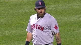 BOS@BAL: Napoli blocks hard hit, retires Davis screenshot 3