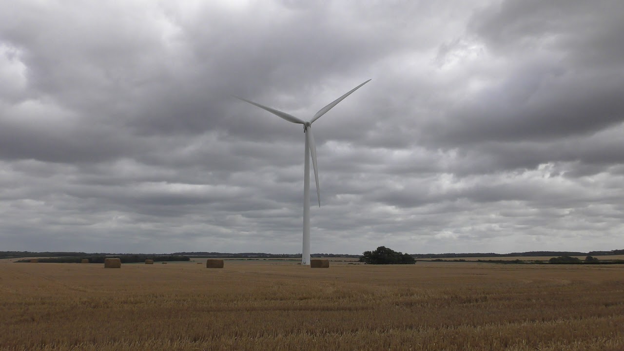 walking pez Fleam Dyke walk pt16 Balsham Wind farm footage Cambridgeshire 11aug19 1133a