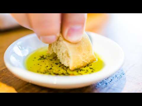 What Really Makes Restaurant Bread Dipping Oil So Good