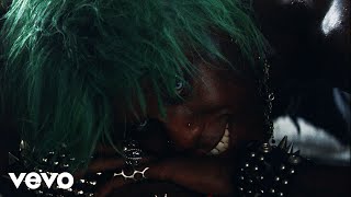 Смотреть клип Yves Tumor - God Is A Circle