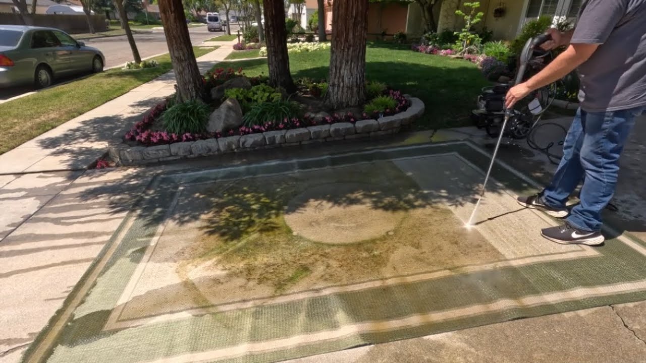 До и после чистки коврика на открытом воздухе ~ скворечник в саду