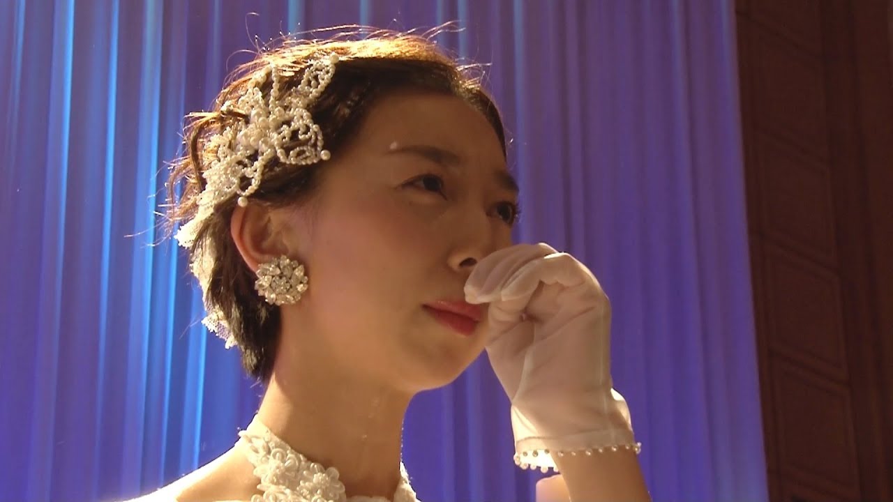 声優 飯田里穂 ウェディング姿で号泣の感動ストーリー と思いきや衝撃の結末が クラフトボス ブラウン Web動画 担当者のメモリプレイ 篇 Youtube