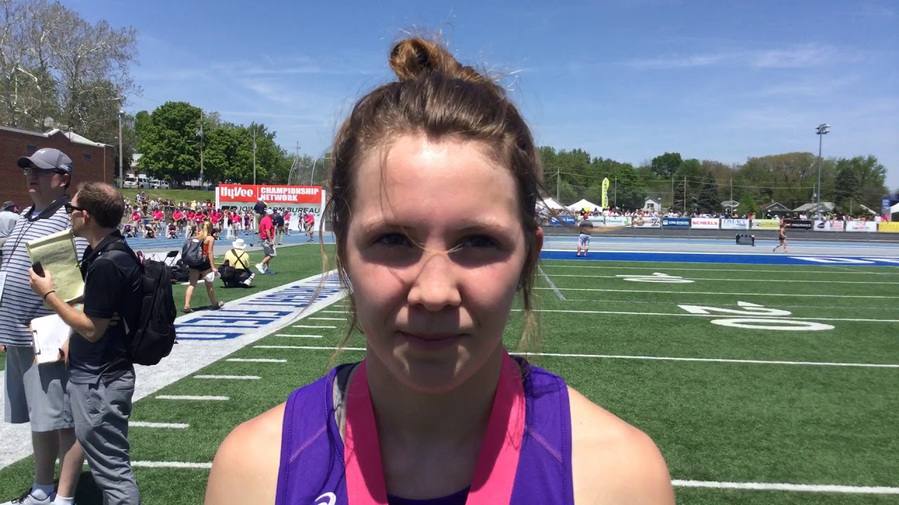 Jeff Blankman talks with Kaylynn Ridgely of South Central Calhoun after ...