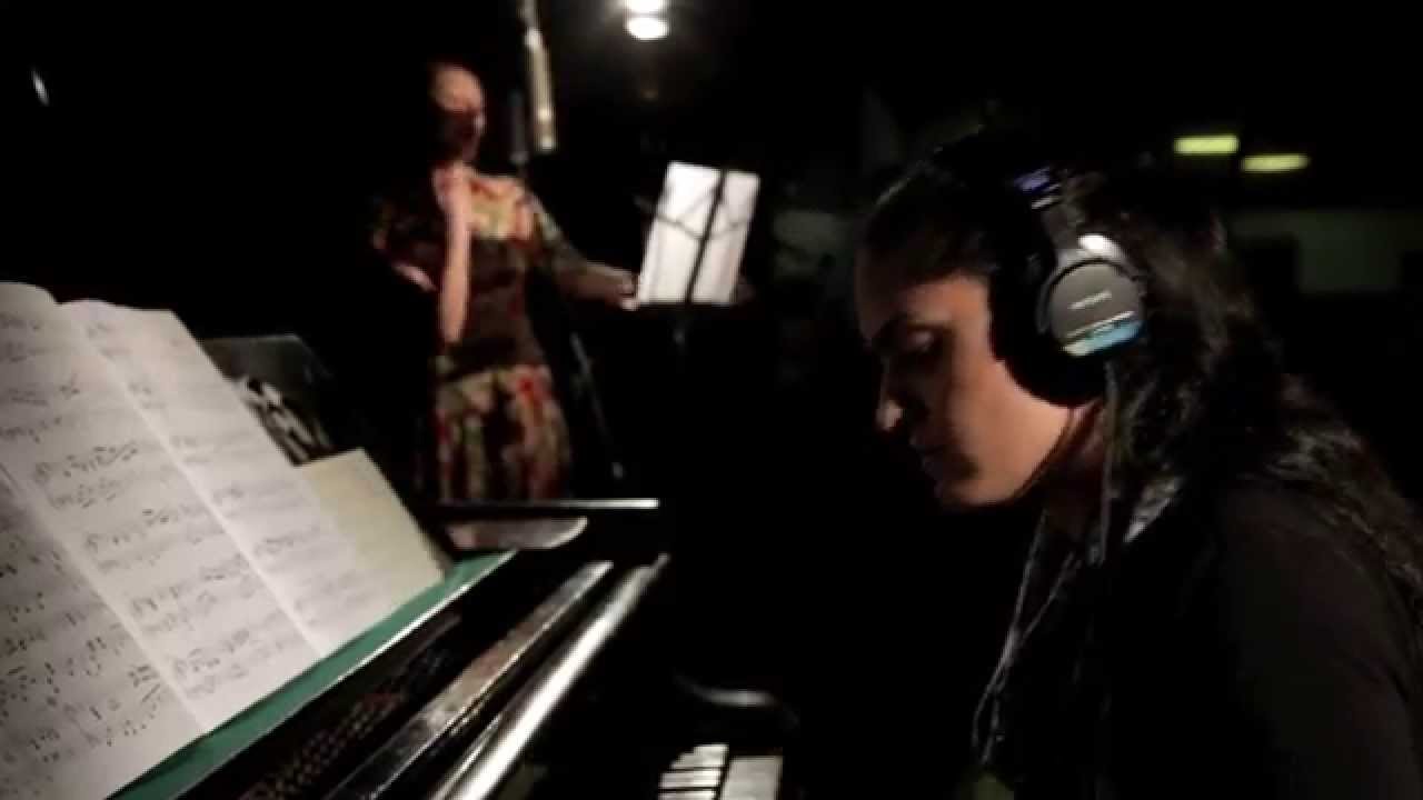 Tu pálida voz / Gabriela Morgare & Mayra Hernández