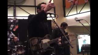 Joe Strummer and the Mescaleros - Cool &#39;N&#39; Out - LIVE