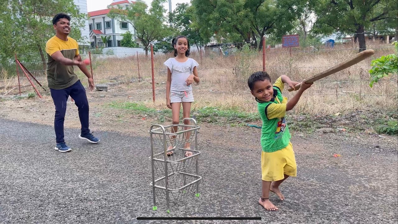 Krushna playing cricket 🏏