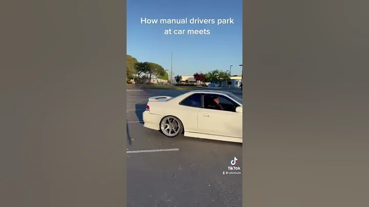 How Manual Drivers Park at Car Meets 🙄😂 - DayDayNews