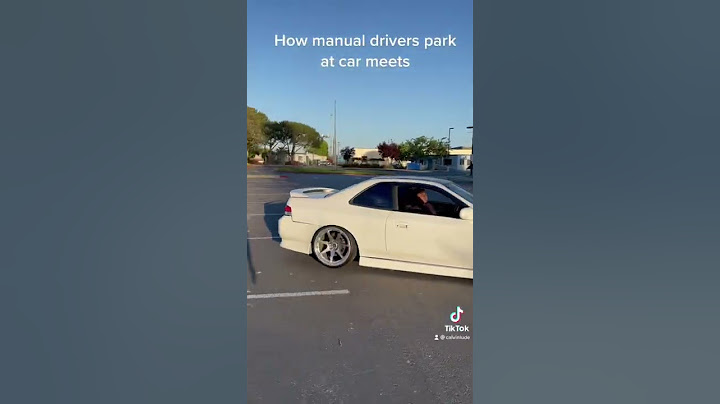 How Manual Drivers Park at Car Meets 🙄😂