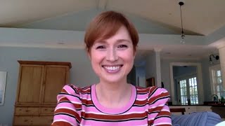 Why Ellie Kemper Felt Wrong Kissing Daniel Radcliffe