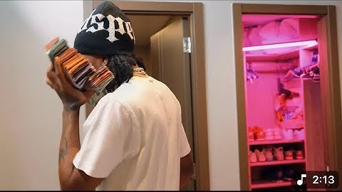 Thumbnail of LIL NAAY - PERFECT🕷️ (VIDEO LYRIC OFFICIAL)